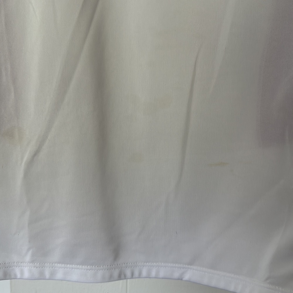 Women’s North Face Medium workout shirt. - Picture 6 of 6